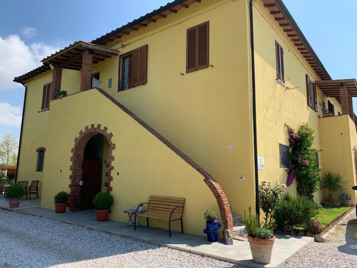 La Nana Gialla Riotorto Buitenkant foto
