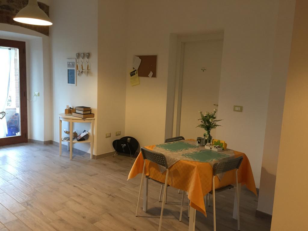 La Nana Gialla Riotorto Buitenkant foto